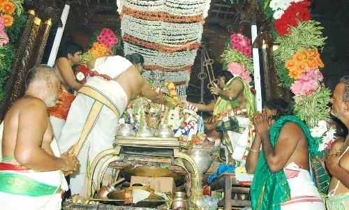 மதுரை அருகே அழகர் கோவிலில் திருக்கல்யாணம்
