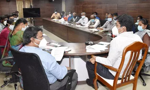 நீலகிரி ஆட்சியர் தலைமையில் மாவட்ட அளவிலான குழு கூட்டம்