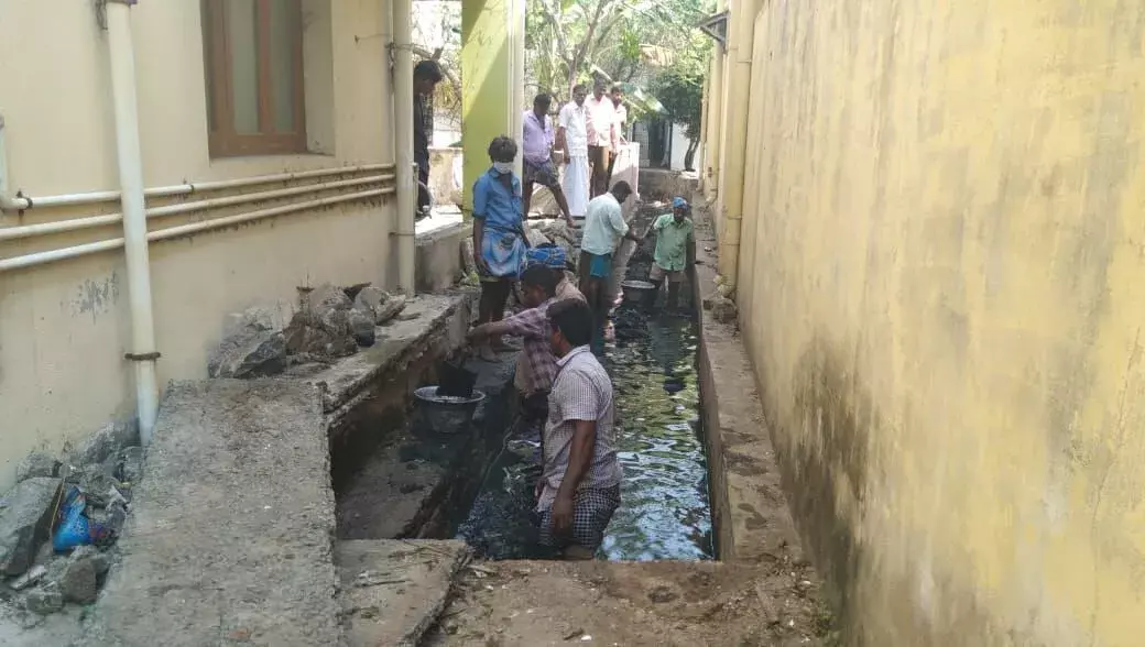 திருச்சி காந்திபுரம் பகுதியில் மழை நீர் வடிகால் தூர்வாரும் பணி துவக்கம்