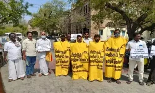 மதுரையில் மக்கள் இடையே மீண்டும் மஞ்சப்பை விழிப்புணர்வு பிரசாரம்