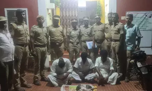 கடத்தி வரப்பட்ட பல கோடி மதிப்புள்ள திமிங்கல எச்சம் பறிமுதல்: 3 பேர் கைது