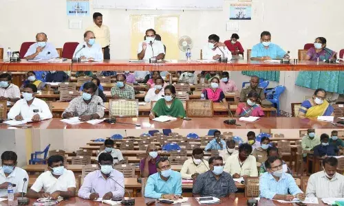 சிவகங்கையில் பல்துறை பணி விளக்க கண்காட்சி : அலுவலர்களுடன் ஆட்சியர் ஆலோசனை