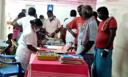 அரியலூர் அருகே கதண்டு வண்டுகள்  கடித்து 2 பெண்கள் உட்பட 7 பேர் காயம்