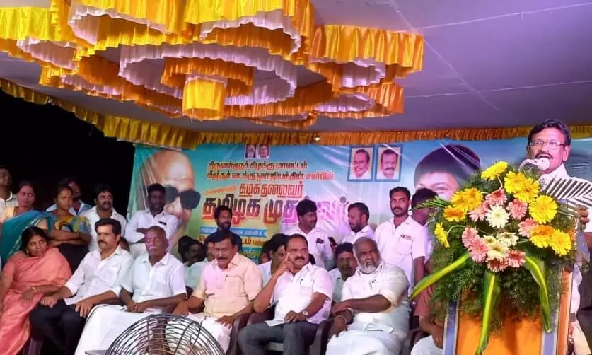 பழவேற்காட்டில் ஸ்டாலின் பிறந்தநாள் விழா - அமைச்சர் நாசர் பங்கேற்பு பழவேற்காட்டில் ஸ்டாலின் பிறந்தநாள் விழா - அமைச்சர் நாசர் பங்கேற்பு