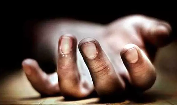 ப.வேலூர் அருகே மாணவர் விஷம் குடித்து தற்கொலை ப.வேலூர் அருகே மாணவர் விஷம் குடித்து தற்கொலை