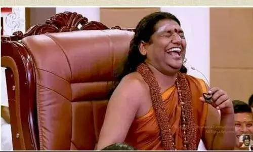 கைலாசாவிலும் கசமுசா? வெளிநாட்டு பெண்ணிடம் நித்தி சேட்டை என புகார்