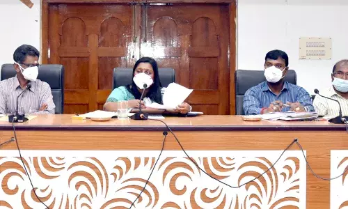 வெங்காயம் விலை சரிவால் விவசாயிகள் கடும் பாதிப்பு: ஏற்றுமதி செய்ய கோரிக்கை வெங்காயம் விலை சரிவால் விவசாயிகள் கடும் பாதிப்பு: ஏற்றுமதி செய்ய கோரிக்கை