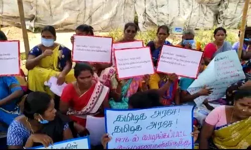 கும்மிடிப்பூண்டியில் அடிப்படை வசதி கோரி பொதுமக்கள் உண்ணாவிரதம்