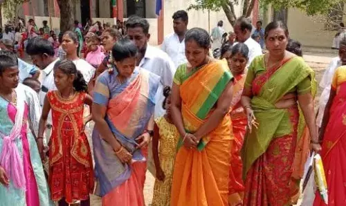 காலூர் கிராம ஊராட்சியில் மகளிர் தின விழா கோலாகலம்