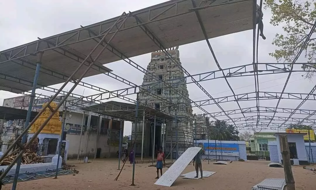 அந்தியூர் பத்ரகாளியம்மன் கோவில் திருவிழா: பந்தல் அமைக்கும் பணி தீவிரம் அந்தியூர் பத்ரகாளியம்மன் கோவில் திருவிழா: பந்தல் அமைக்கும் பணி தீவிரம்