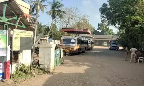 மயிலாடுதுறை மாவட்டத்தில்  அரசு பஸ்கள் இயங்காததால் பொதுமக்கள் பாதிப்பு