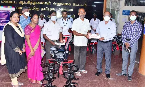 பட்டு விவசாயிகள் 8 பேருக்கு பவர் டில்லர் கருவி வழங்கினார் கலெக்டர்