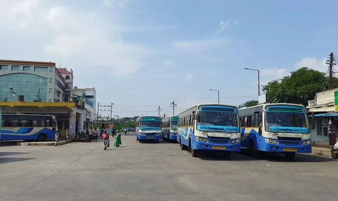 குமரியில் 85%பேருந்துகள் இயக்கம்: பயணிகளின் கூட்டத்தை காணவில்லை குமரியில் 85%பேருந்துகள் இயக்கம்: பயணிகளின் கூட்டத்தை காணவில்லை