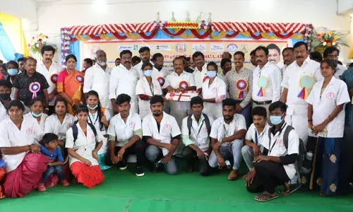 கும்மிடிப்பூண்டியில் நடந்த   வேலை வாய்ப்பு முகாமில் 2000 பேருக்கு பணி ஆணை