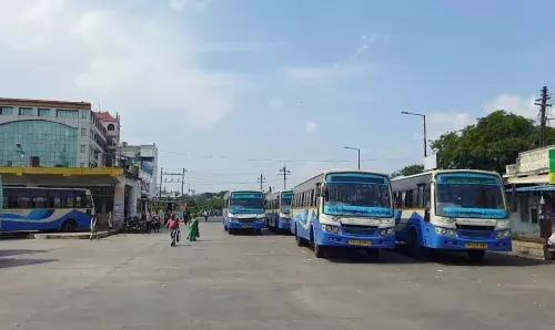 குமரியில் 85%பேருந்துகள் இயக்கம்: பயணிகளின் கூட்டத்தை காணவில்லை