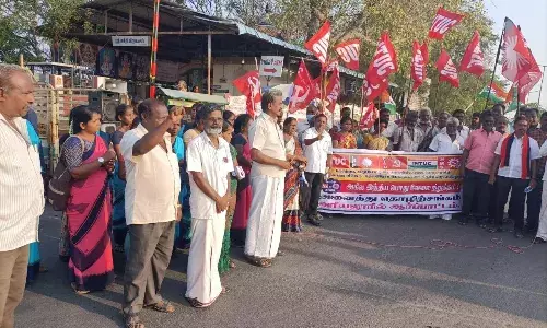 மத்திய அரசை கண்டித்து அரியலூரில் தொழிற்சங்கங்கள் ஆர்ப்பாட்டம்