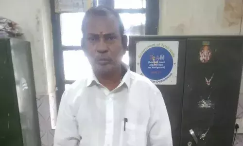 லஞ்சம் வாங்கிய திண்டிவனம் சார்பதிவாளர் கைது