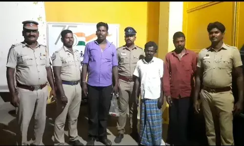 ஆப்ரேஷன் 2.O தொடரும் கஞ்சா வேட்டை: அரூர் அருகே 2 கிலோ கஞ்சா பதுக்கிய இருவர் கைது ஆப்ரேஷன் 2.O தொடரும் கஞ்சா வேட்டை: அரூர் அருகே 2 கிலோ கஞ்சா பதுக்கிய இருவர் கைது