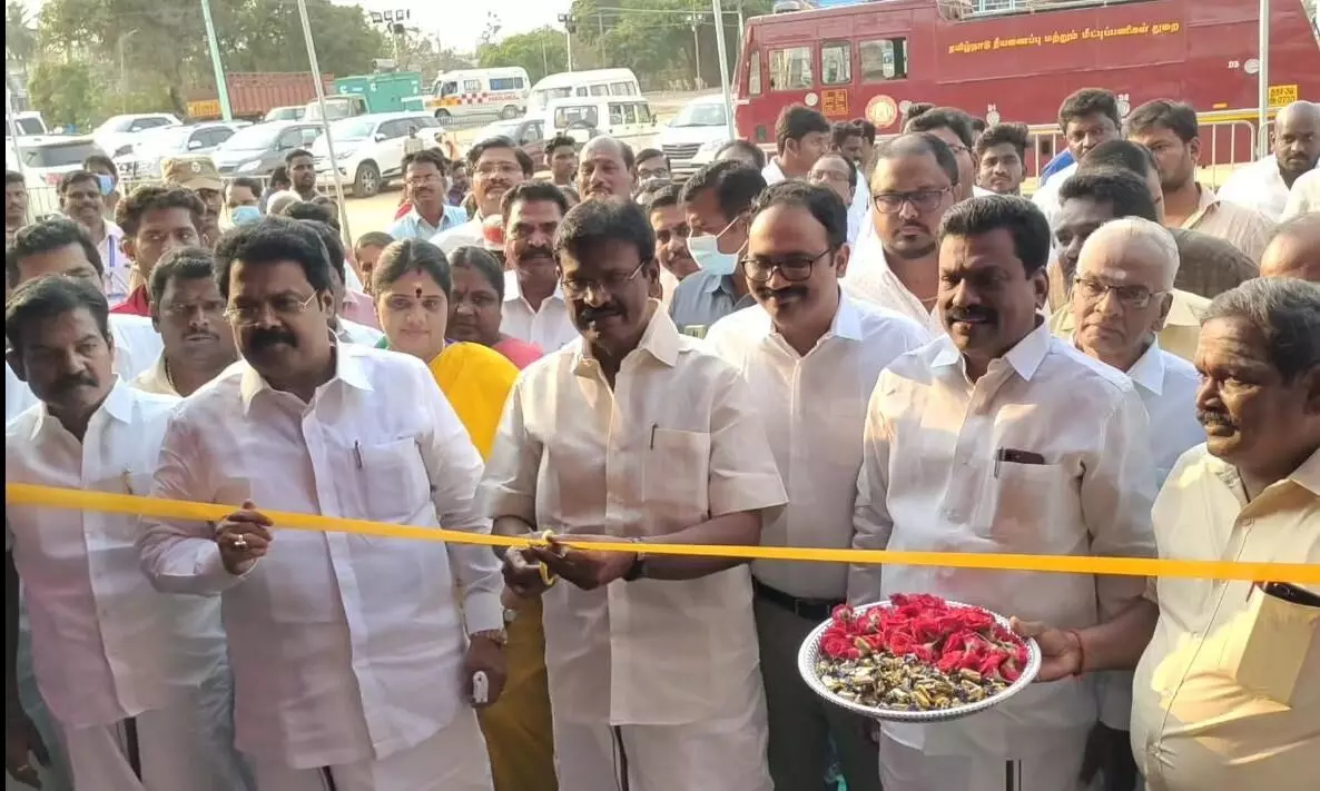 புத்தக கண்காட்சியை தமிழக பால்வளத்துறை அமைச்சர் நாசர் திறந்து வைத்தார் புத்தக கண்காட்சியை தமிழக பால்வளத்துறை அமைச்சர் நாசர் திறந்து வைத்தார்