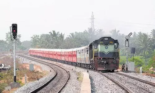 இரண்டாண்டுகளுக்குப் பின் மதுரையிலிருந்து பாசஞ்சர் ரயில் சேவை  தொடக்கம்
