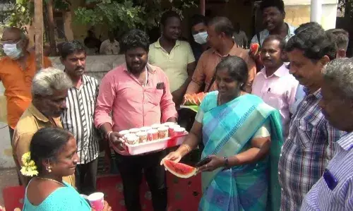 தஞ்சையில் பத்திரிகையாளர்கள் சார்பில் தண்ணீர் பந்தல் அமைப்பு
