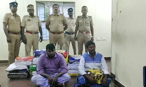 சீர்காழியில் ரூ.2 லட்சம் மதிப்புள்ள பாண்டி சாராயம் மற்றும் கார் பறிமுதல்