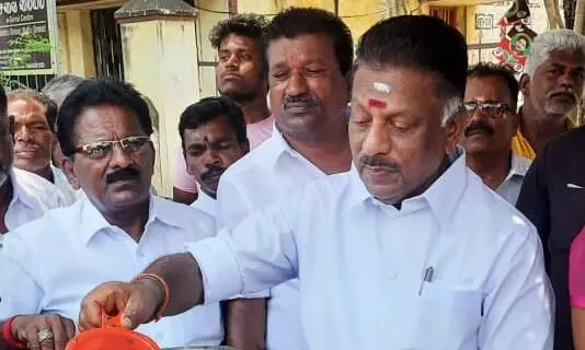 மக்களை வஞ்சித்த தி.மு.க : போடியில் ஓ. பன்னீர்செல்வம் காட்டம் மக்களை வஞ்சித்த தி.மு.க : போடியில் ஓ. பன்னீர்செல்வம் காட்டம்