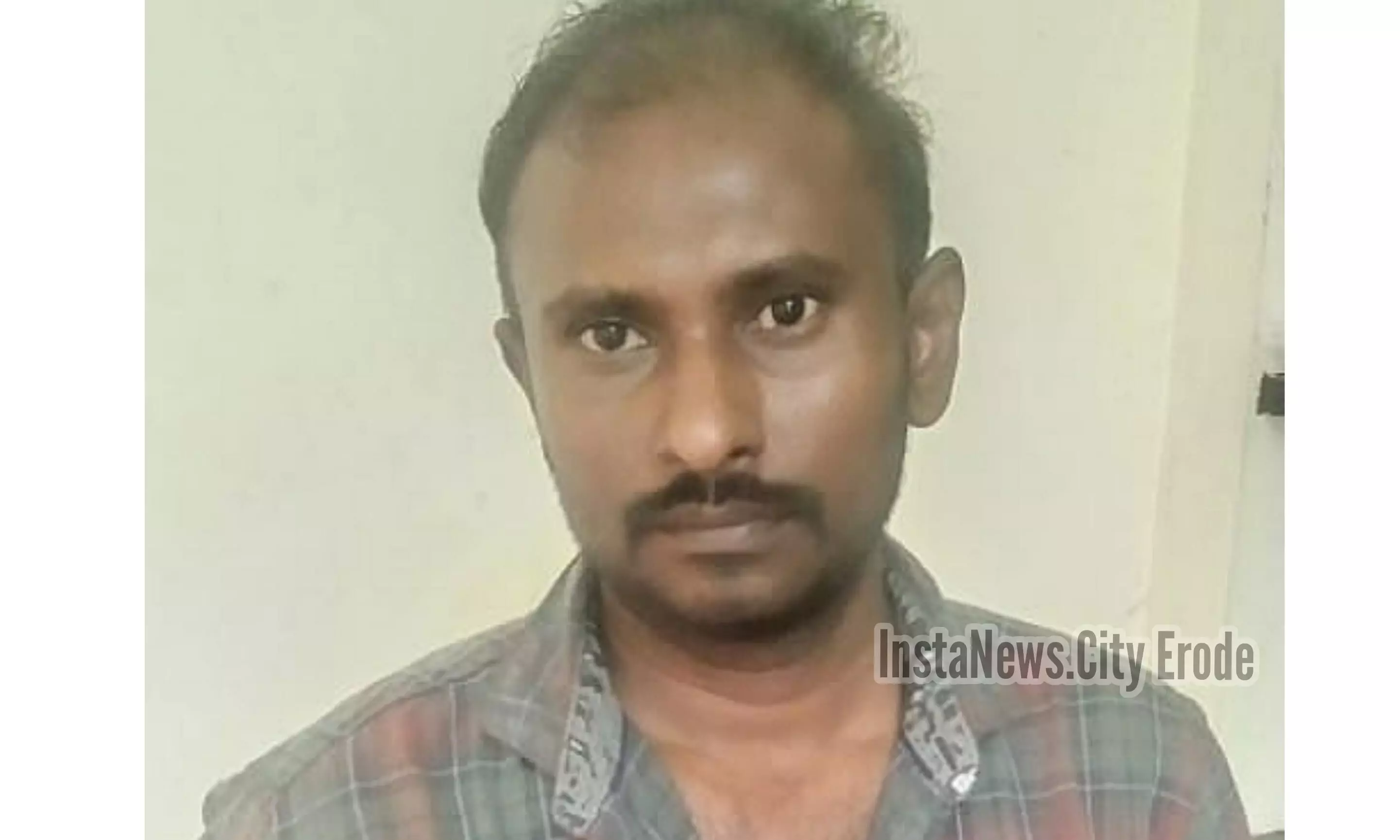 கீழ்வாணியில் செல்போன் மூலம் நூதனமாக லாட்டரி சீட்டு விற்றவர் கைது கீழ்வாணியில் செல்போன் மூலம் நூதனமாக லாட்டரி சீட்டு விற்றவர் கைது