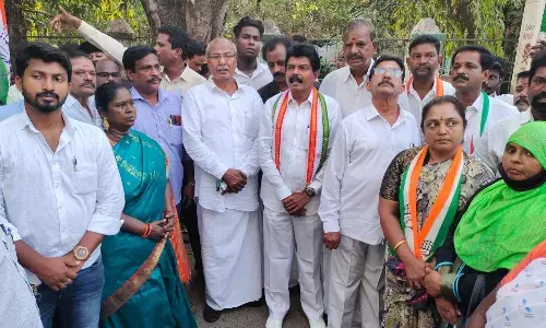 பெட்ரோல், டீசல் விலை உயர்வை கண்டித்து காங்கிரஸ் கட்சியினர் நூதன ஆர்ப்பாட்டம்