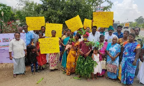 நரிக்குறவர் சாதியை குருவிக்காரர்கள் என திருத்தம் செய்யக் கோரிக்கை நரிக்குறவர் சாதியை குருவிக்காரர்கள் என திருத்தம் செய்யக் கோரிக்கை
