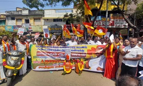 பெட்ரோல், டீசல் விலை உயர்வை கண்டித்து சமத்துவ மக்கள் கழகம் ஆர்ப்பாட்டம் பெட்ரோல், டீசல் விலை உயர்வை கண்டித்து சமத்துவ மக்கள் கழகம் ஆர்ப்பாட்டம்
