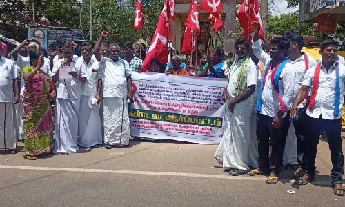 ஜெயங்கொண்டம் அருகே ஆக்கிரமிப்பு நடவடிக்கையை கைவிடக் கோரி மனு ஜெயங்கொண்டம் அருகே ஆக்கிரமிப்பு நடவடிக்கையை கைவிடக் கோரி மனு