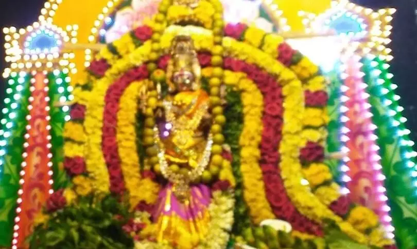 குமாரபாளையம்: வீராச்சிபாளையம் மாரியம்மன் கோவில் தீர்த்தக்குட ஊர்வலம் குமாரபாளையம்: வீராச்சிபாளையம் மாரியம்மன் கோவில் தீர்த்தக்குட ஊர்வலம்