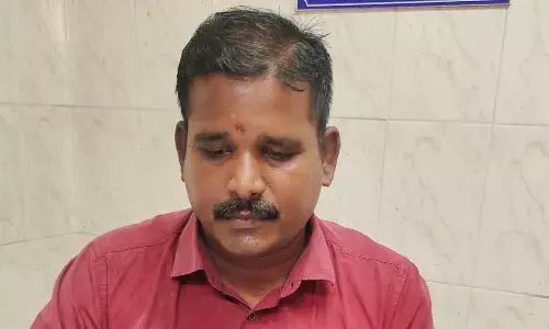 ரூ.10 ஆயிரம் லஞ்சம் வாங்கிய துணை வட்டாட்சியர்,வி.ஏ.ஓ. கைது