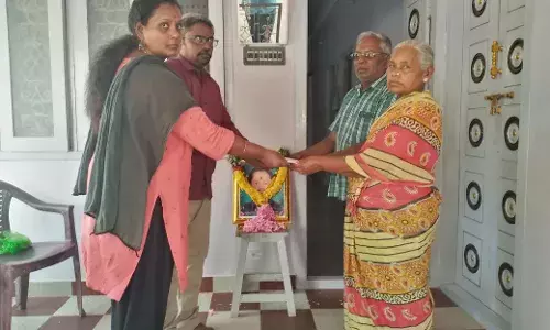 இறந்த லிட்டில் ஜான்  குடும்பத்தாருக்கு   நிதி உதவி செய்தார் கதாநாயகன்