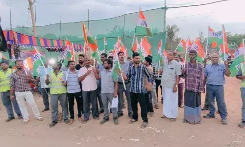 அரியலூரில் சிமென்ட் ஆலை தேசிய தொழிலாளர் சங்கத்தினர் ஆர்ப்பாட்டம் அரியலூரில் சிமென்ட் ஆலை தேசிய தொழிலாளர் சங்கத்தினர் ஆர்ப்பாட்டம்