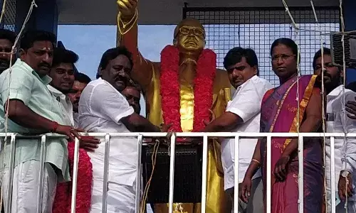 காஞ்சிபுரம் துணை மேயர் தலைமையில் அம்பேத்கர் சிலைக்கு மரியாதை