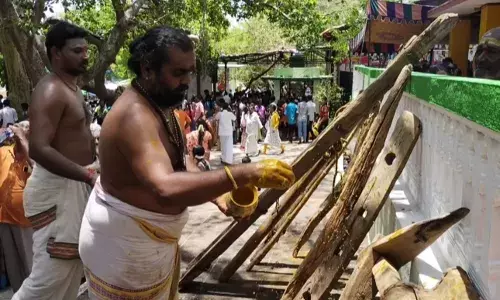 தமிழ் புத்தாண்டில் விவசாயம் செழிக்க விவசாய உபகரணங்களுக்கு சிறப்பு பூஜை