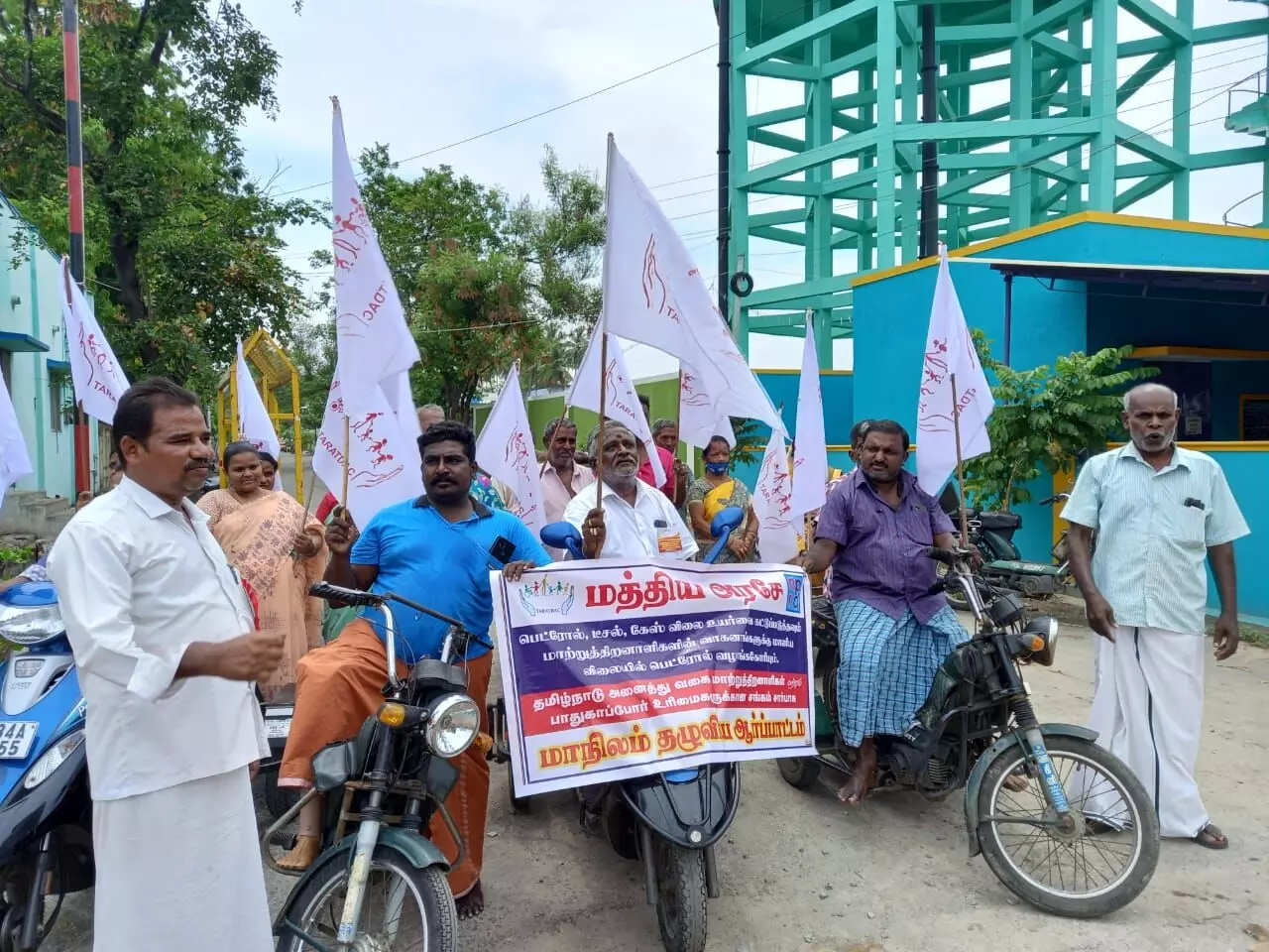 குமார பாளையத்தில் மாற்றுத்திறனாளிகள் கண்டன ஆர்ப்பாட்டம் குமார பாளையத்தில் மாற்றுத்திறனாளிகள் கண்டன ஆர்ப்பாட்டம்