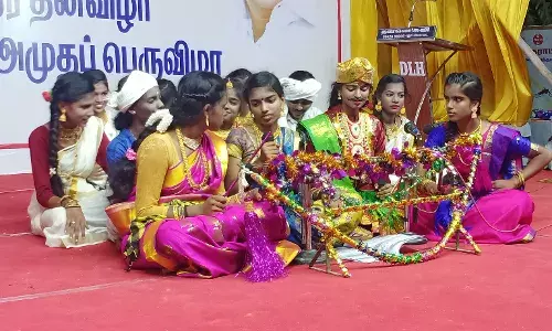 புதுக்கோட்டை நகர் மன்ற வளாகத்தில் களைகட்டிய மாணவிகளின் கலை நிகழ்ச்சி