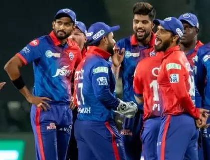 ஐபிஎல்-ல் வெடித்த புதிய பிரச்சினை- வீரர்களுக்கு கொரோனா பாதிப்பு உயருது ஐபிஎல்-ல் வெடித்த புதிய பிரச்சினை- வீரர்களுக்கு கொரோனா பாதிப்பு உயருது