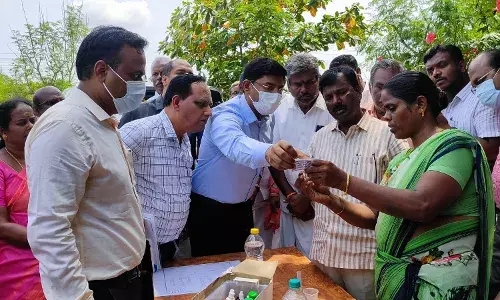 முன்னேற விழையும் மாவட்டங்கள்: ராமநாதபுரத்தில் மத்திய இணையமைச்சர் நாராயணசாமி ஆய்வு முன்னேற விழையும் மாவட்டங்கள்: ராமநாதபுரத்தில் மத்திய இணையமைச்சர் நாராயணசாமி ஆய்வு