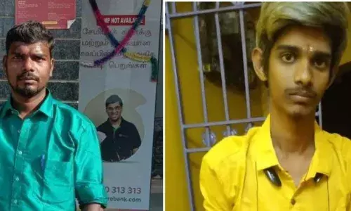 லாரி மீது மோதிய விபத்தில் இருசக்கர வாகனத்தில் சென்ற 2 பேர் உயிரிழப்பு லாரி மீது மோதிய விபத்தில் இருசக்கர வாகனத்தில் சென்ற 2 பேர் உயிரிழப்பு