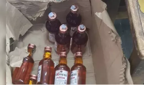 பவானியில் சட்டவிரோதமாக மது விற்றவர் கைது‌