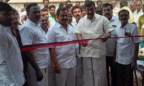 கவரப்பேட்டையில் ஒன்றிய  தி.மு.க. சார்பில் குடிநீர் பந்தல் திறப்பு