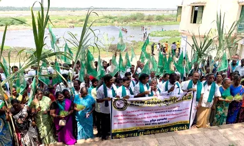 காவிரி கதவணை திட்டத்தை நிறைவேற்றக்கோரி விவசாயிகள் ஆர்ப்பாட்டம்