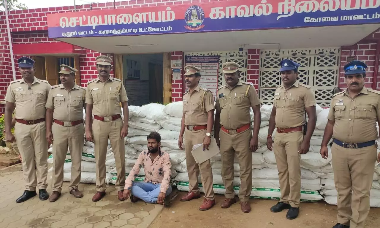 கோவை செட்டிபாளையம் அருகே 1 டன் குட்கா பறிமுதல்: ராஜஸ்தான் இளைஞர் கைது கோவை செட்டிபாளையம் அருகே 1 டன் குட்கா பறிமுதல்: ராஜஸ்தான் இளைஞர் கைது