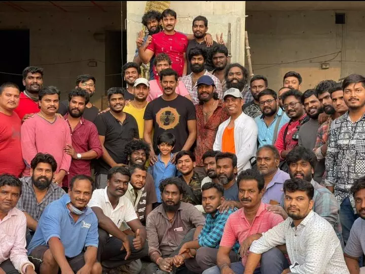 தமிழ் சினிமாவின் அதிரடி ஆக்ஷன்நாயகன் விஷாலின் லத்தி ஷூட்டிங் கம்ப்ளீட் தமிழ் சினிமாவின் அதிரடி ஆக்ஷன்நாயகன் விஷாலின் லத்தி ஷூட்டிங் கம்ப்ளீட்