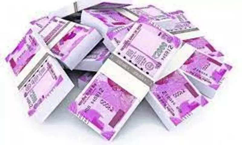 விஷவாயு தாக்கி உயிரிழந்த 3 தொழிலாளர்களுக்கு தலா ரூ. 10 லட்சம் நிவாரணம் விஷவாயு தாக்கி உயிரிழந்த 3 தொழிலாளர்களுக்கு தலா ரூ. 10 லட்சம் நிவாரணம்