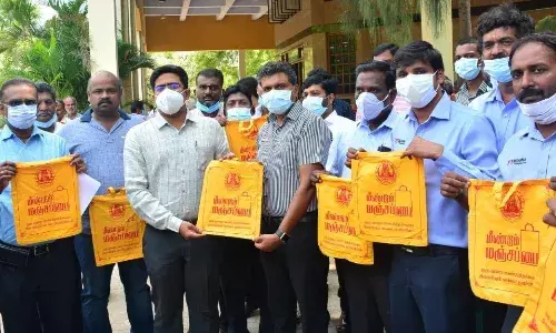 உலக பூமி தினம்: நெல்லையில் பிளாஸ்டிக் குறித்த விழிப்புணர்வு வாகனம் துவக்கம்